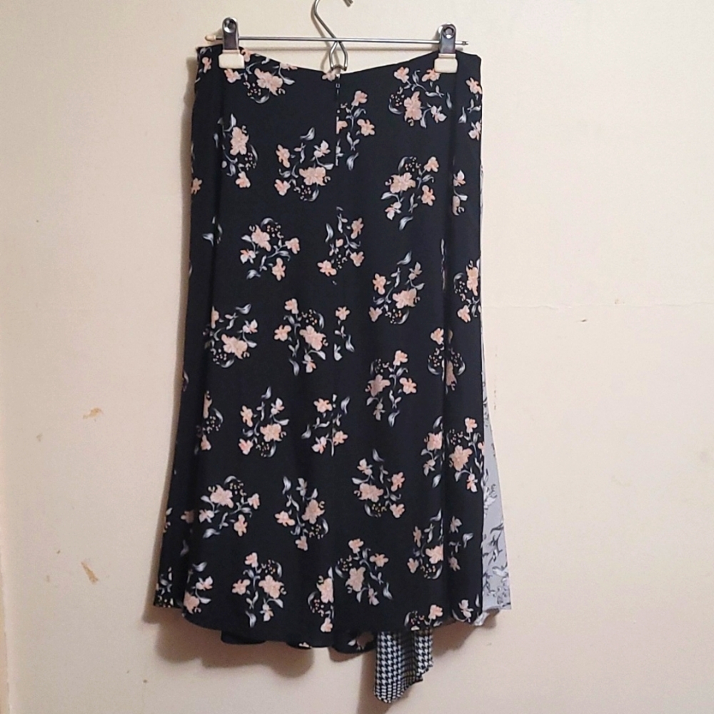 Skirt - Picture 2 of 2